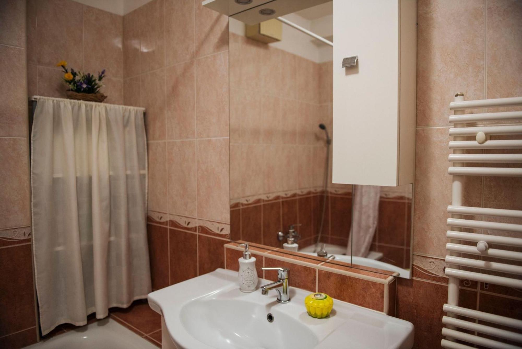 Inci Apartman Pecs Ngoại thất bức ảnh